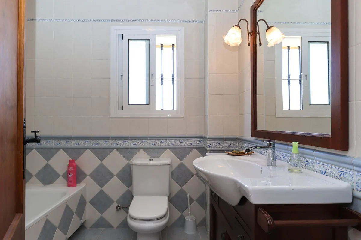 74b45389-0949-4012-b539-0983f53be60b