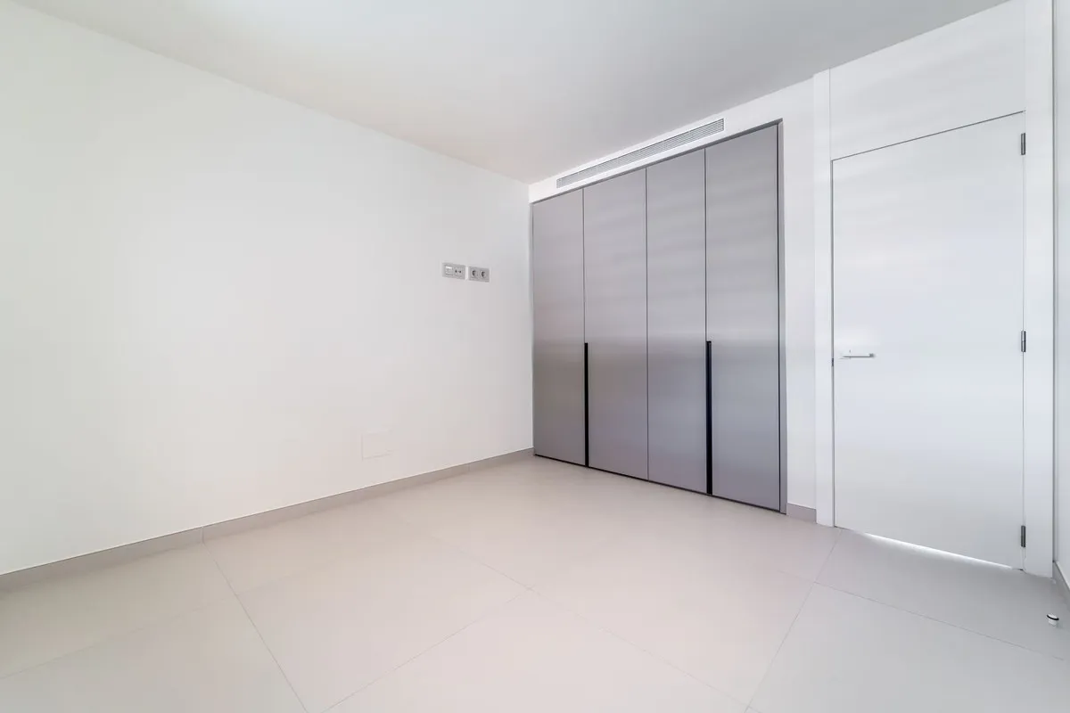 273ad9cb-880a-48ba-9a43-d3dc2e972baf