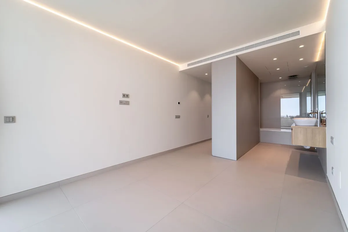 82ebb93b-221b-47e5-a372-d2f7d2fa41bb