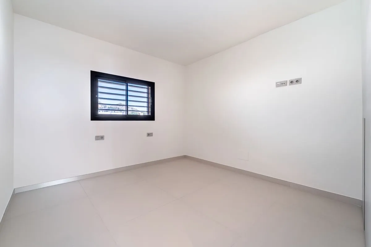 ae345987-28e5-4817-9d7c-f8e9d989ec1a