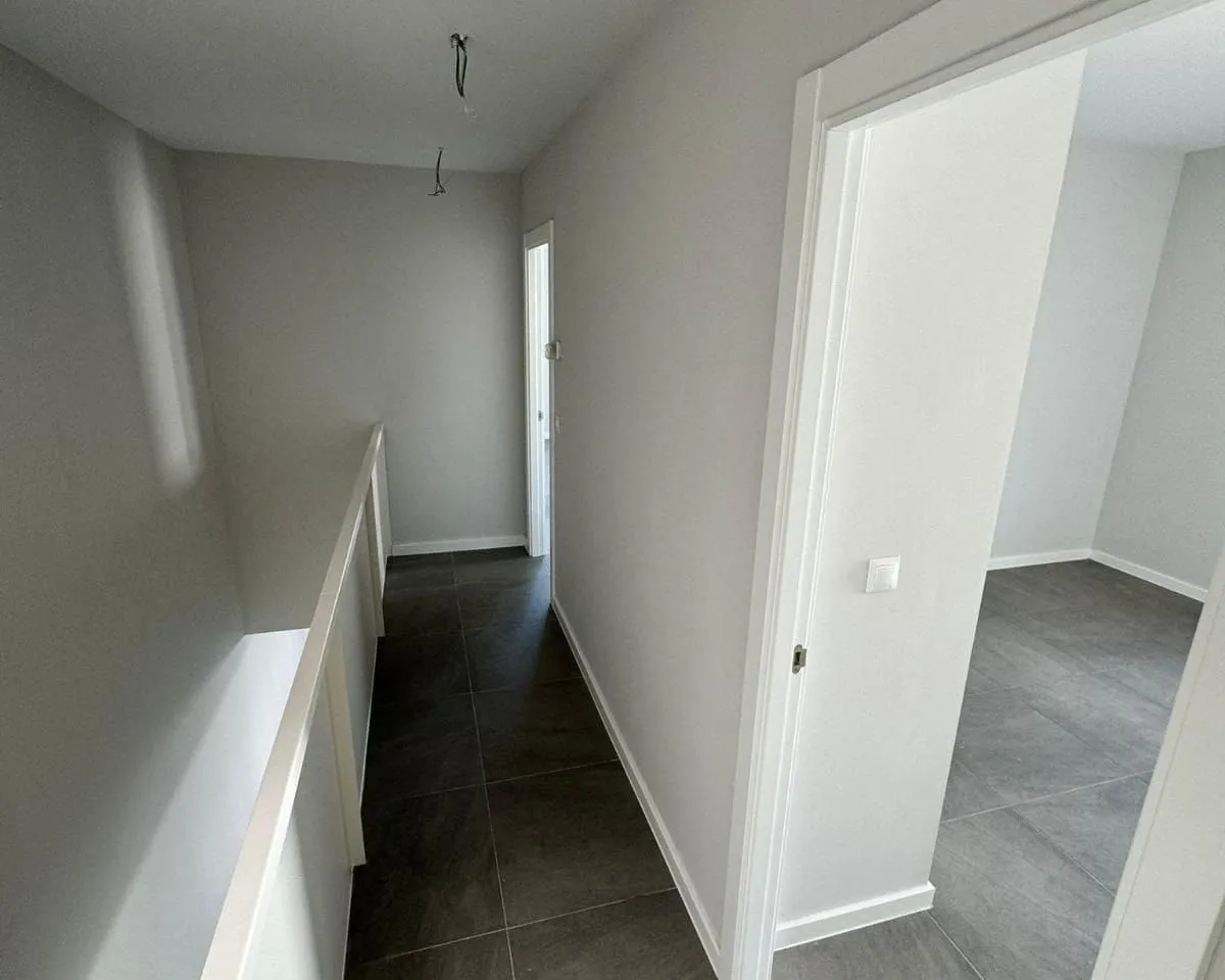 9af5233e-c036-43ab-89e8-6b5d7047a334