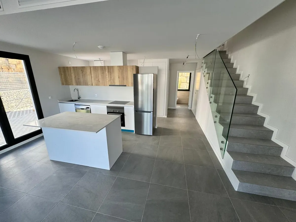 abab04e3-845e-4c88-a8fa-49dcb069e752