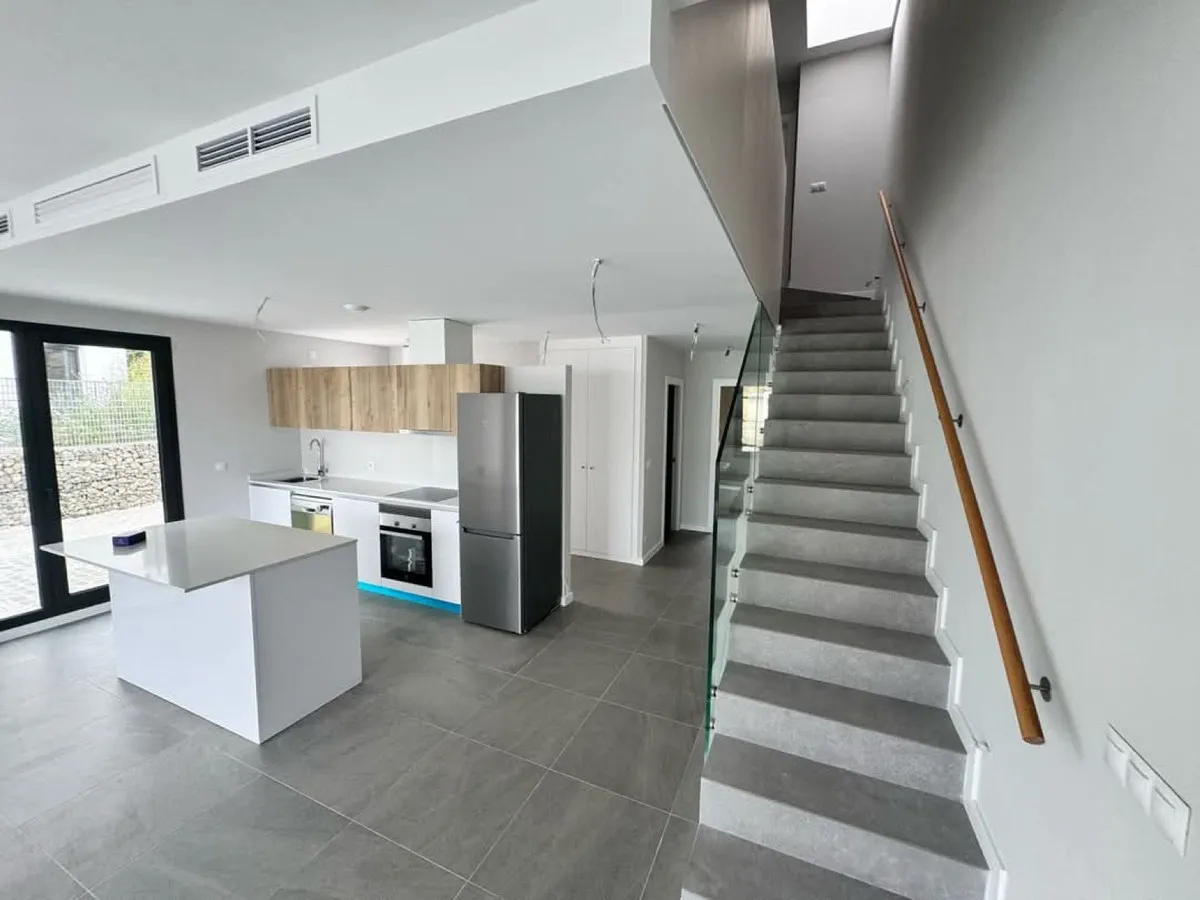 b164ba38-b550-46be-a84f-35322bd3373c