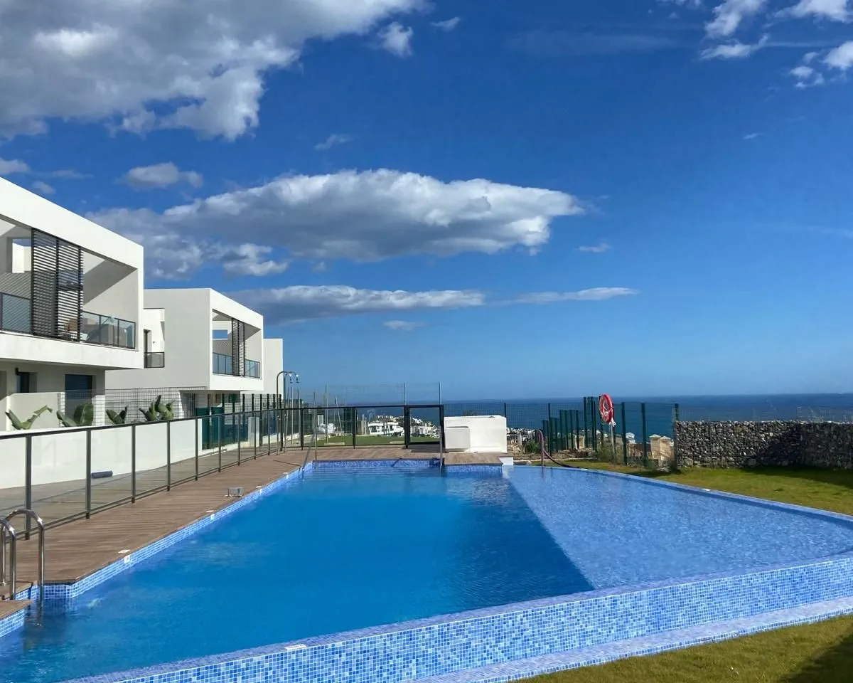 fc31269b-5b8a-4a14-a86d-3016074b9a9d