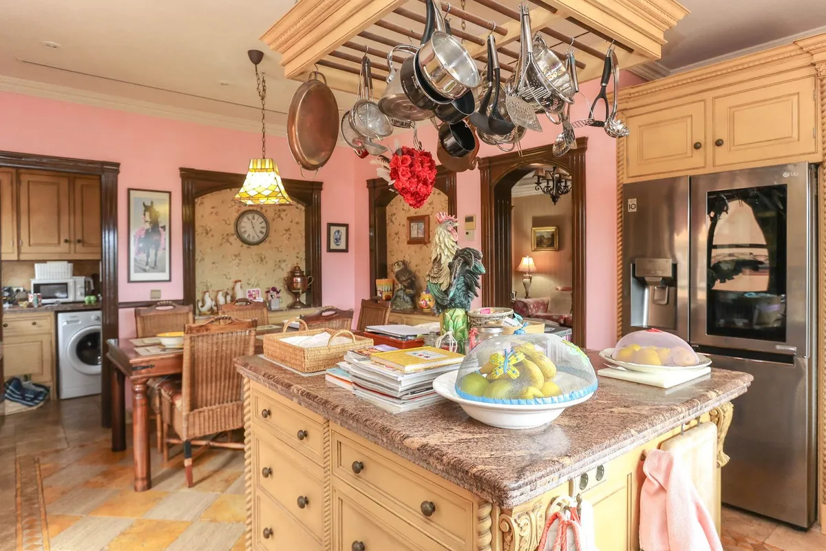 145ff85f-0f78-4d6c-a3a9-1eaf537cb700