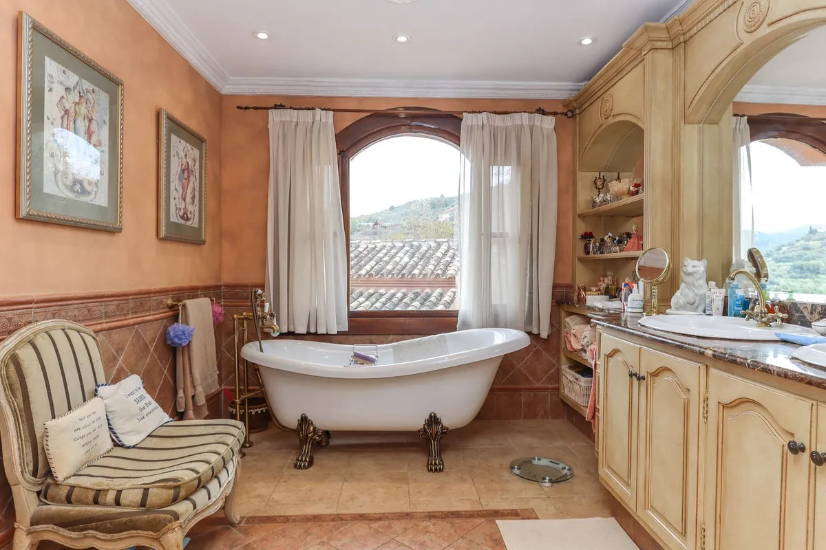 41ebe91e-db46-49a2-9811-ee09f02f296b