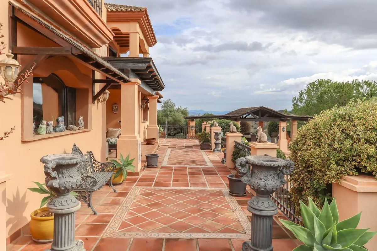 562b8143-a696-4475-b1c9-50525ccce94c