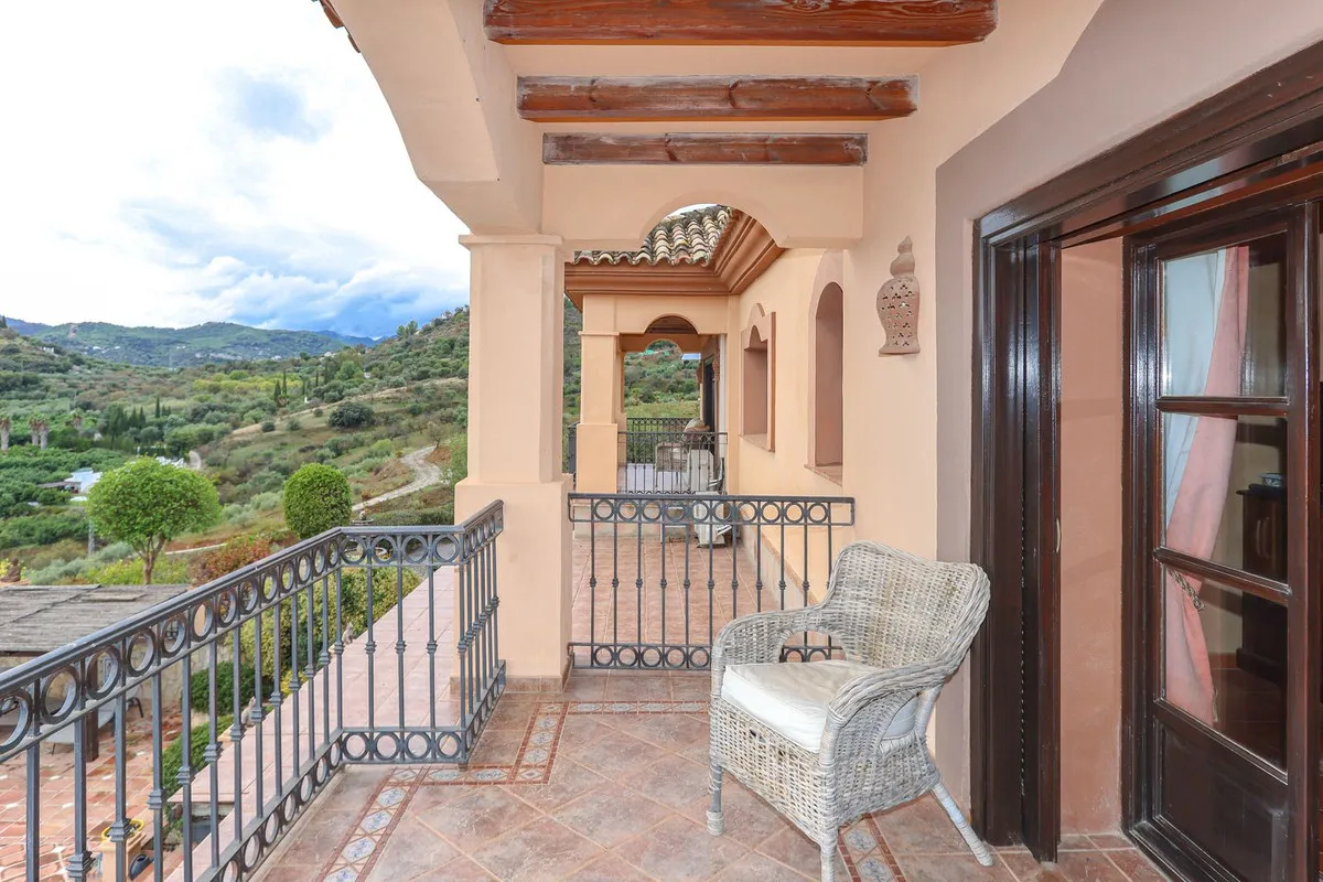 5fb896a7-3acc-4129-81c7-0090343d89b0