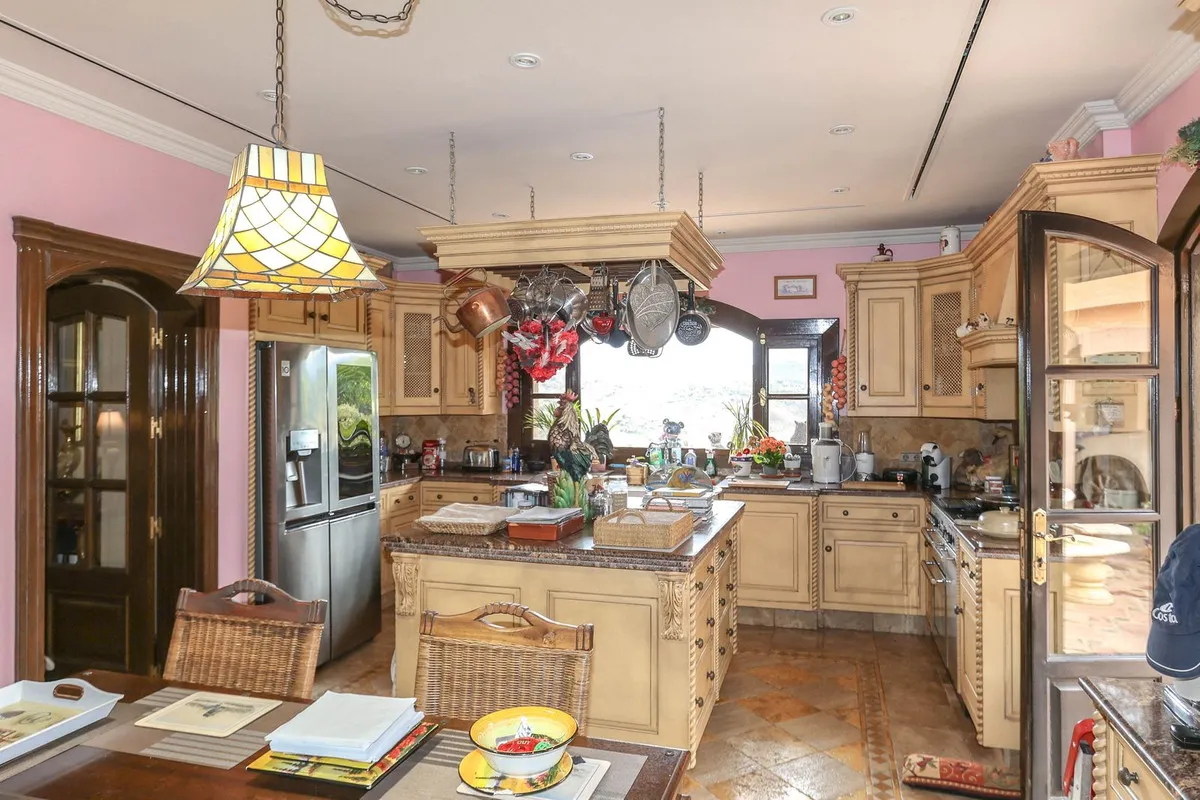 8263d102-3a3e-417f-9cb6-77544458b148