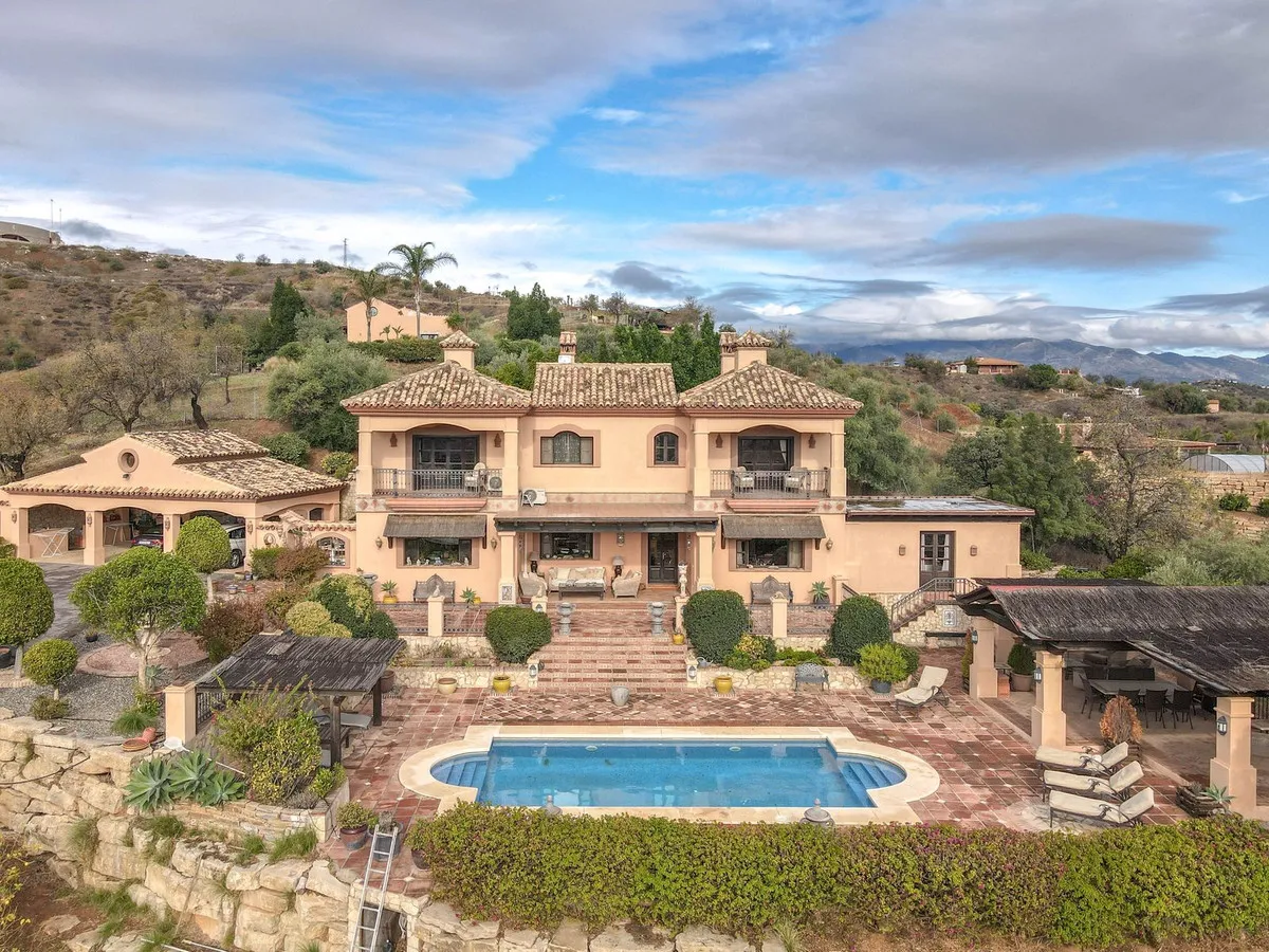 94a4df6c-b4a8-4672-afb6-c94df5f1cb5e