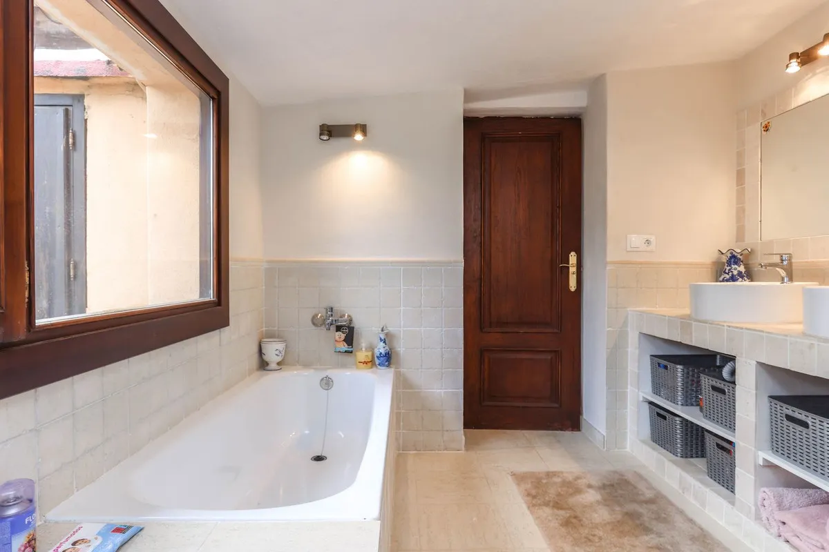 9bbc8f8f-c441-4e6f-9443-80863c3084d6