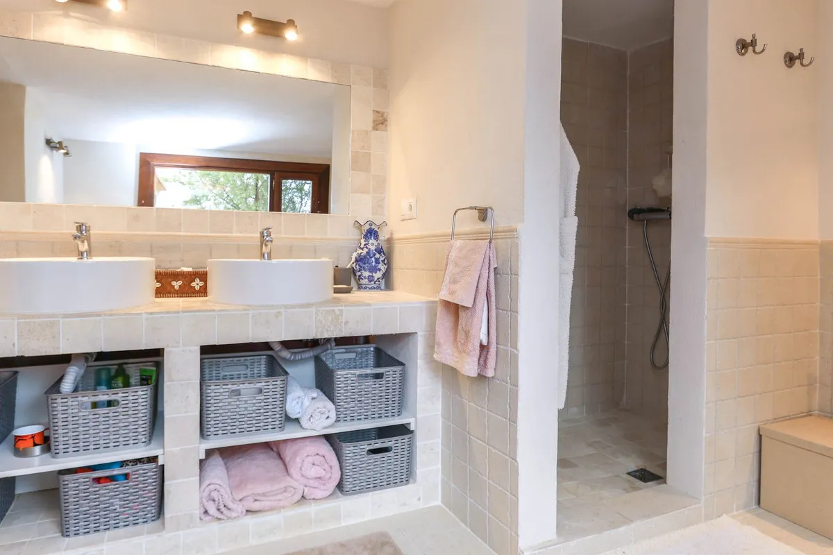 bd754ef5-5feb-41e6-aa69-a56252be0bea