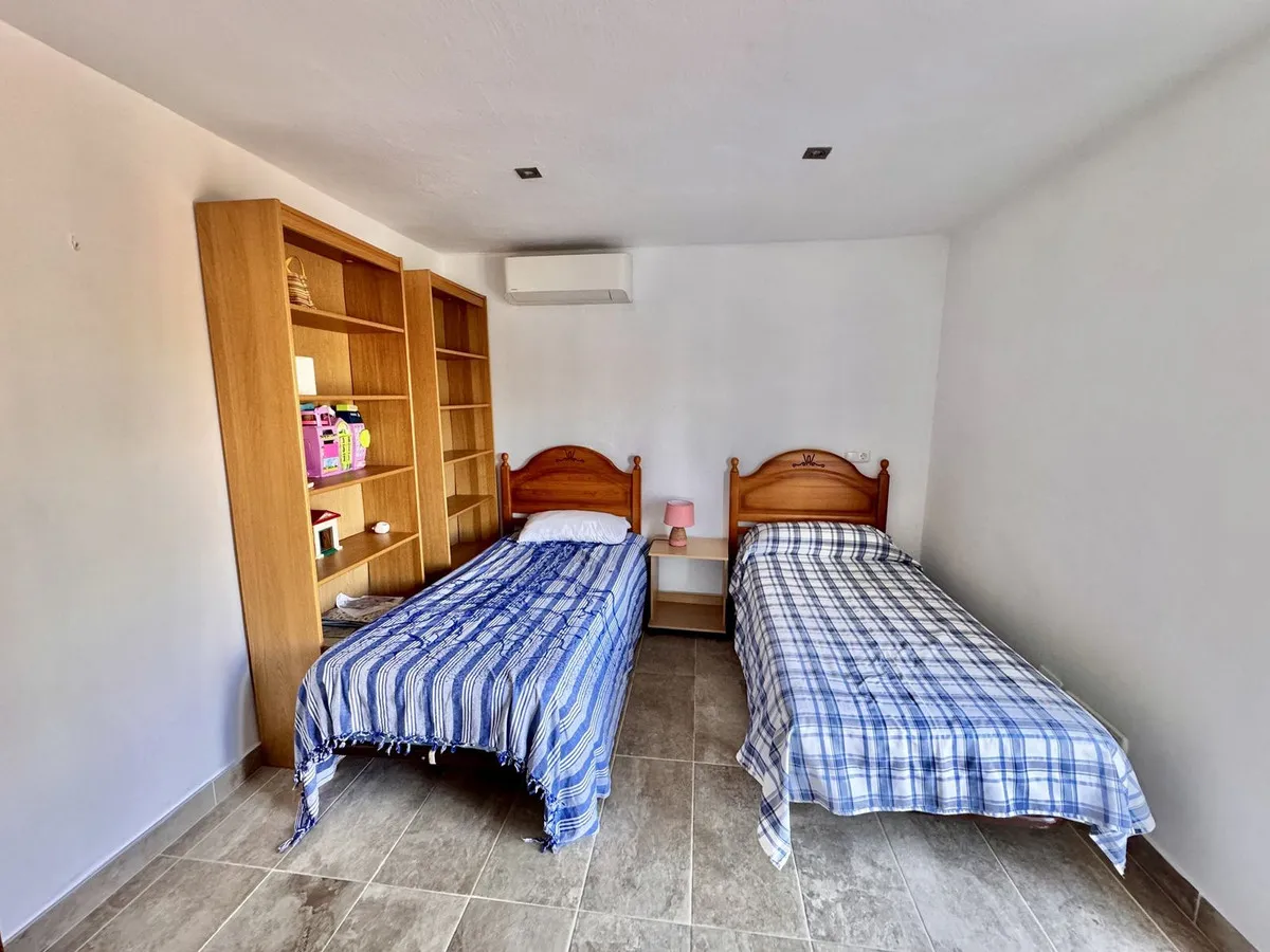 0e25cc3c-c3bd-4e8a-9e70-2bba4124fdd0