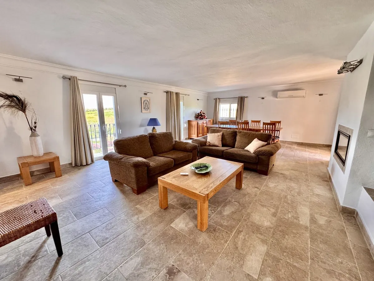 89bc8f4f-b0af-4c8b-83ec-354b064c579b