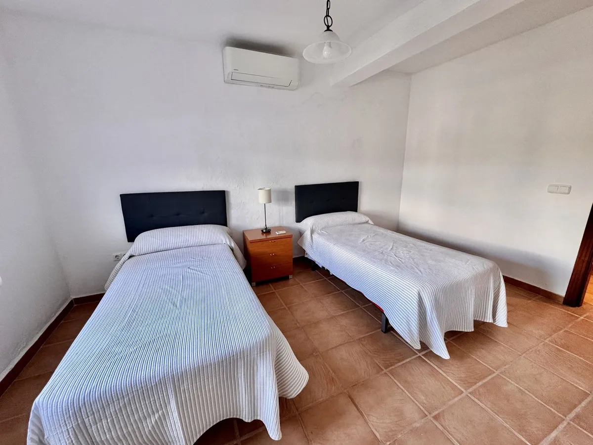 98aa1c64-7c58-4913-ab9d-f1258b7ef219