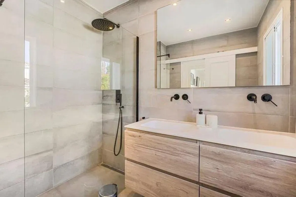 48a5e9f9-c1b6-4343-97cc-79f408b3f556