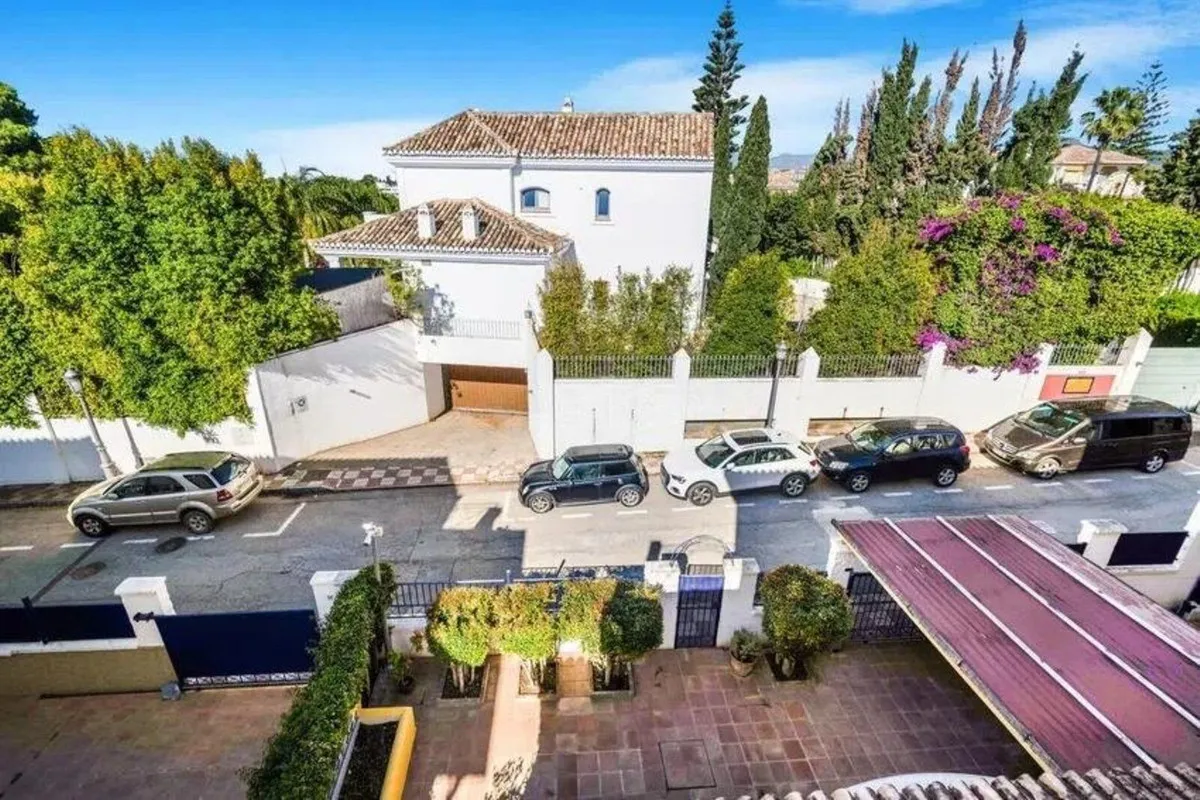 51bdcff5-0401-41c4-b088-a84da34bb5c2