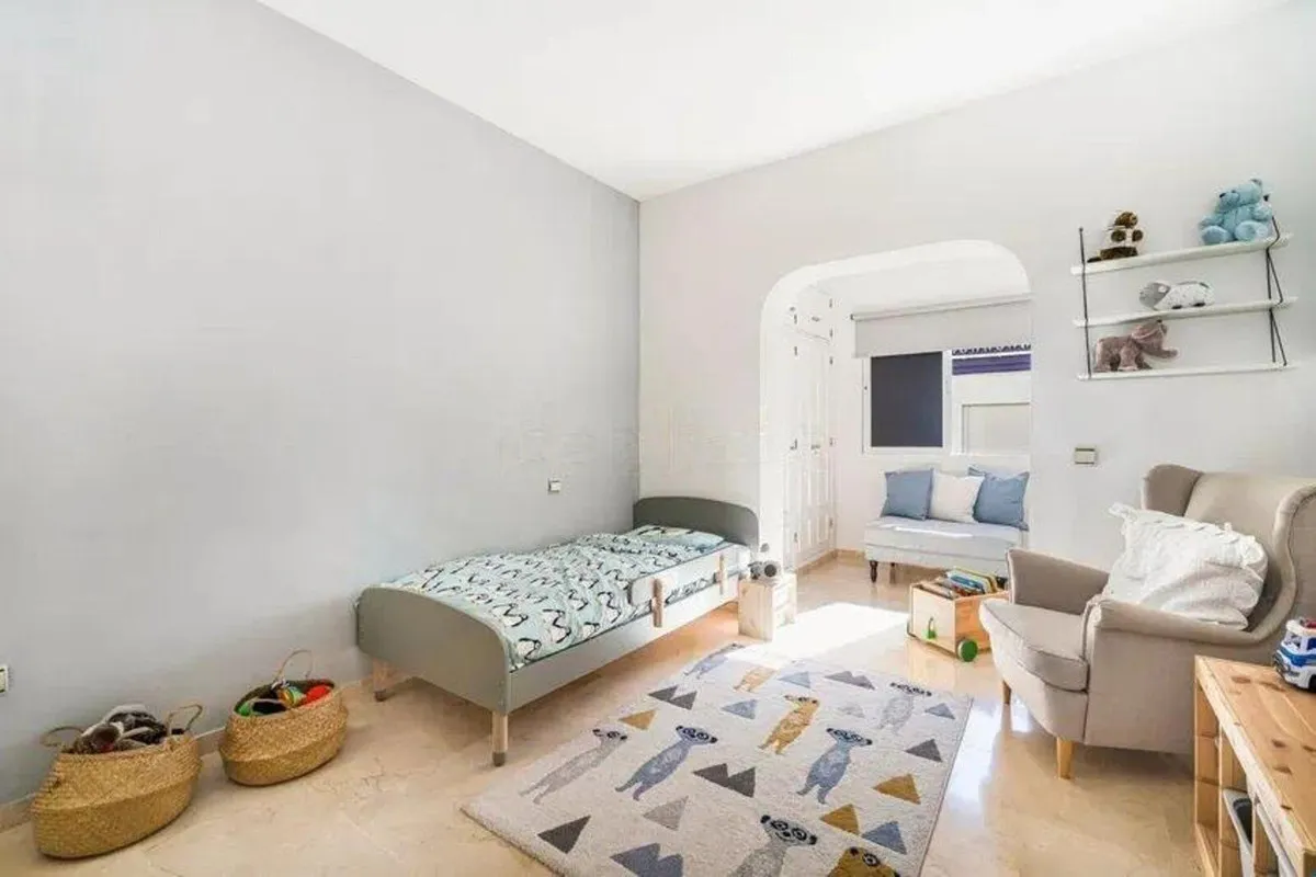 e15ac3d8-c67d-4172-98c3-92804e039ddb