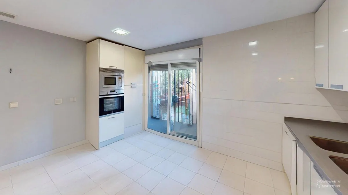 b4da1144-b2d6-465e-a65d-8abcc6fcfcc7