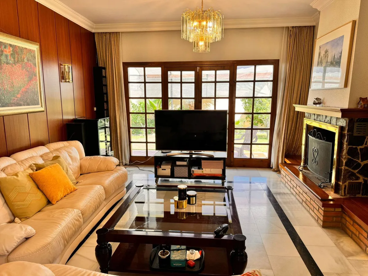 d1ef418f-c8cd-44c2-8351-097553789b7b