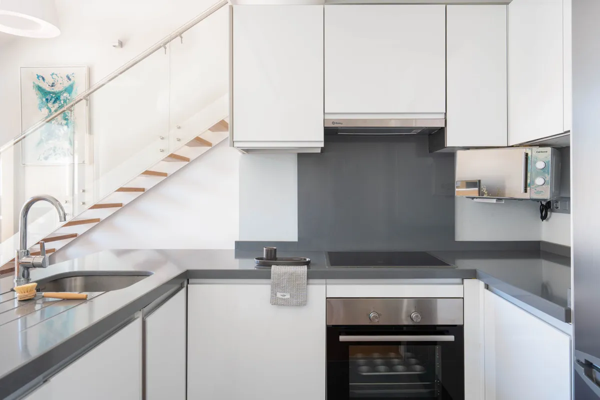 b6893584-5f5d-4064-87cd-b604fc006a28