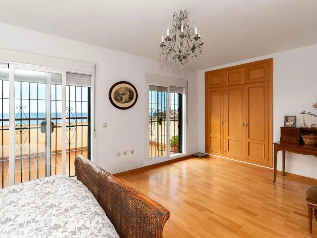 91ebb9ea-ba10-4eee-9985-2a3fd37d3904