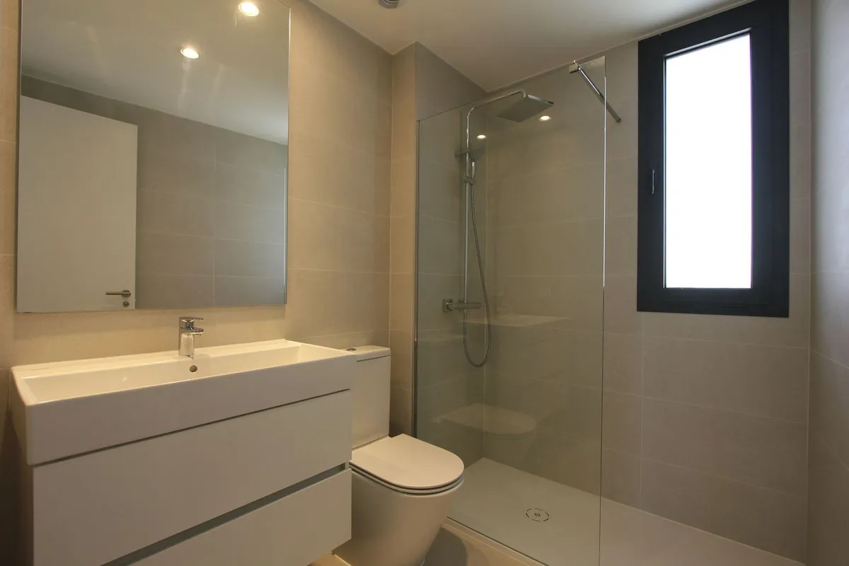 65a6c373-d3fe-4d72-8c03-c695282c0892