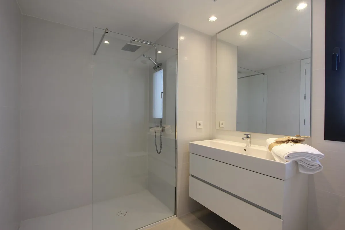 6e8c7bca-e296-4dd6-85ba-744cc36d241f