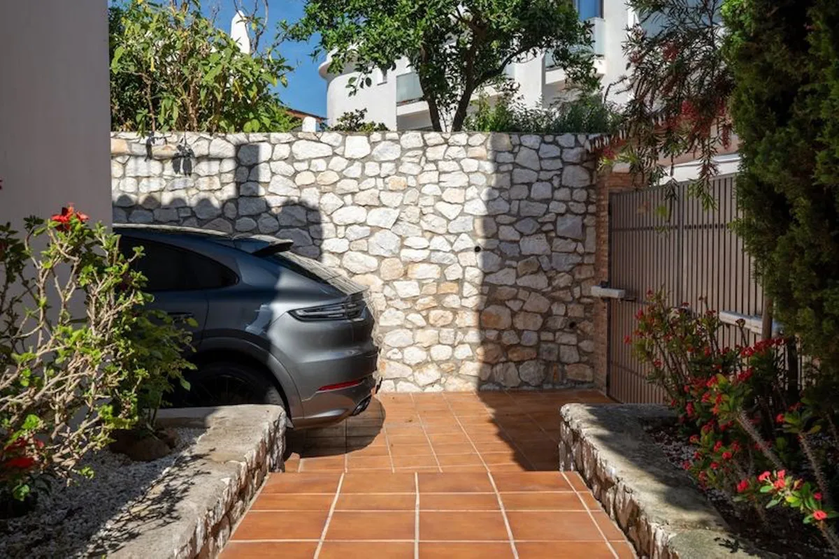 64be21fe-f93b-4580-bb5d-68a6c4f43bd6