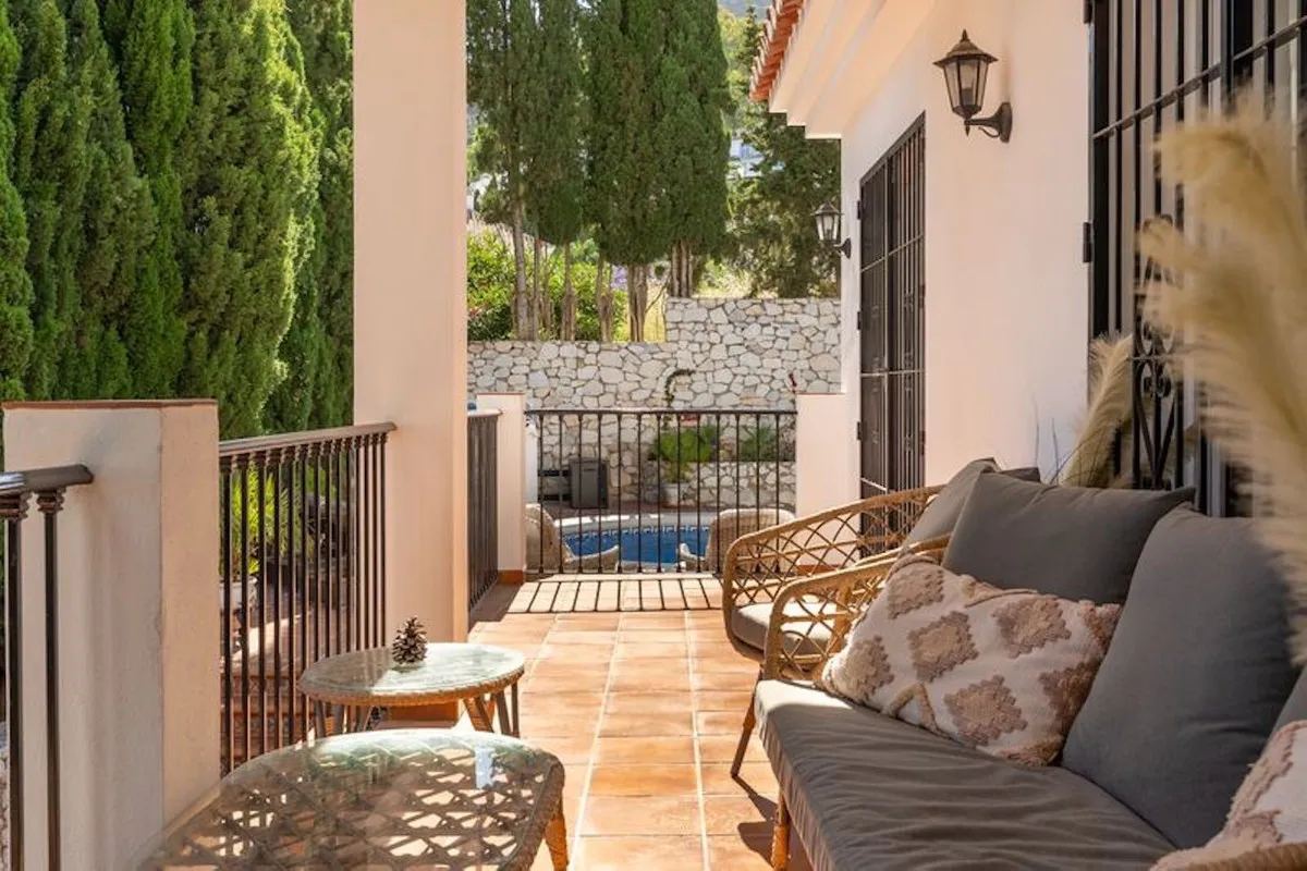 793b3c96-49be-4c5b-b931-2aeefcb5639f