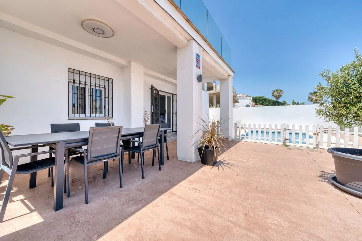 1dfdb141-af53-47fe-a06a-5bfb4a521fb8