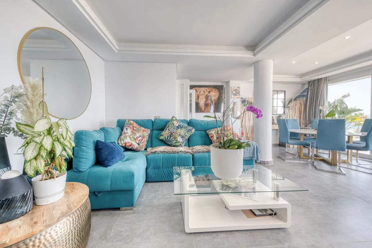 5afc72ba-0d3d-4e38-9cfb-66185bf2c767