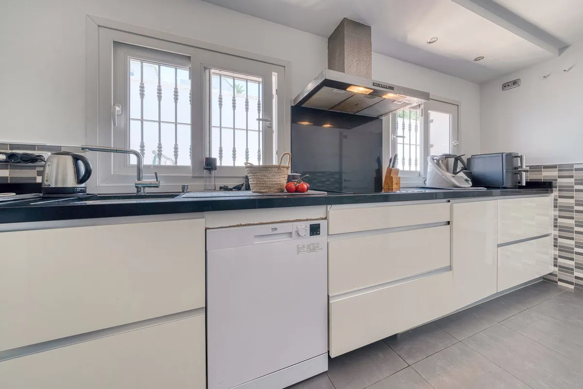 a26b0f66-5b36-4ea2-a8dd-c16f2285ea3e