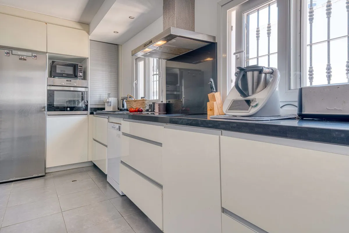 e39e23f8-da81-4900-8a8c-47fe06cde86e