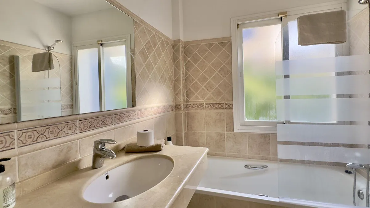 3e81c600-1c6c-4b6c-a912-d6fde3529282