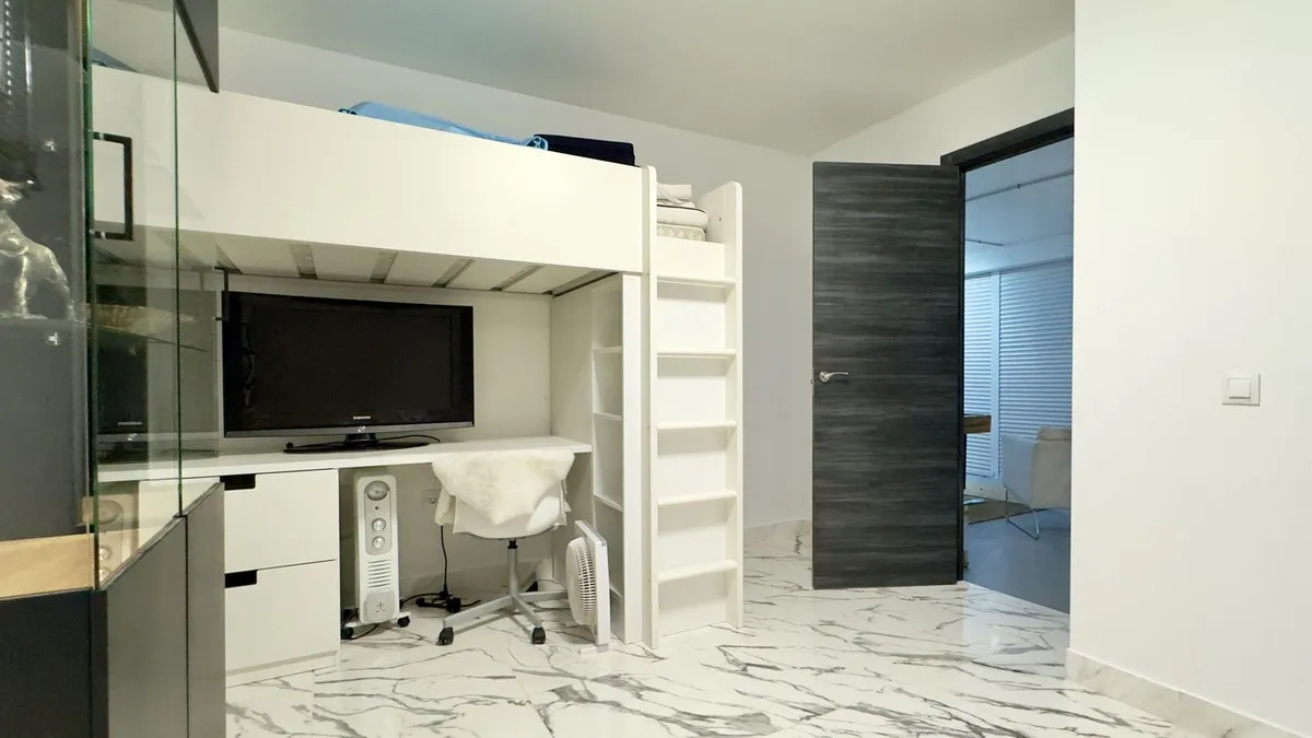 bd80df3c-9f0b-4fad-8405-c8967357b503