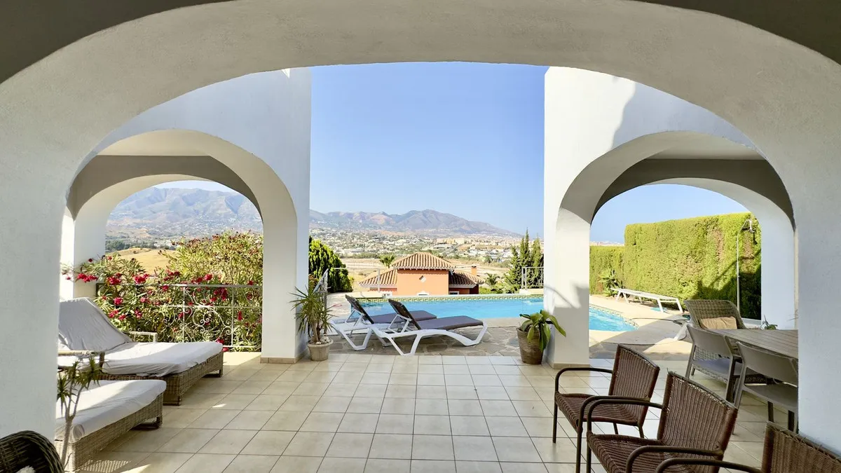 cafeccab-536a-4935-ba9d-af0e997477d0