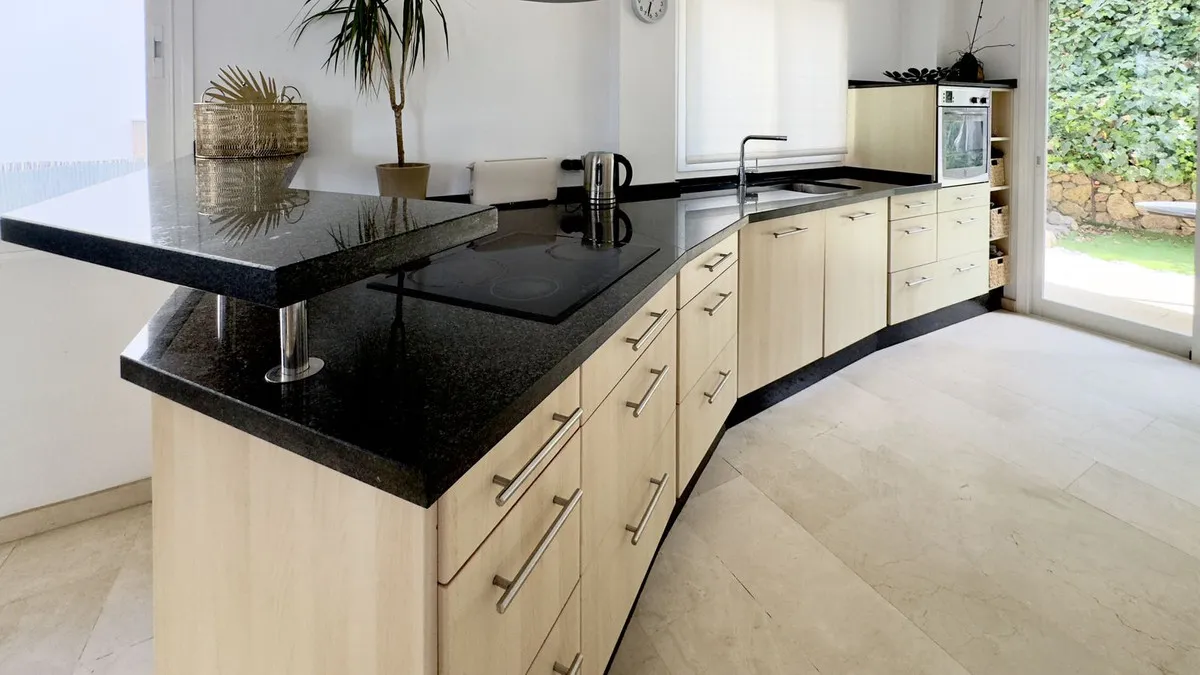 fb3d2d49-7e99-43f0-ad4c-1260ee18cdcb