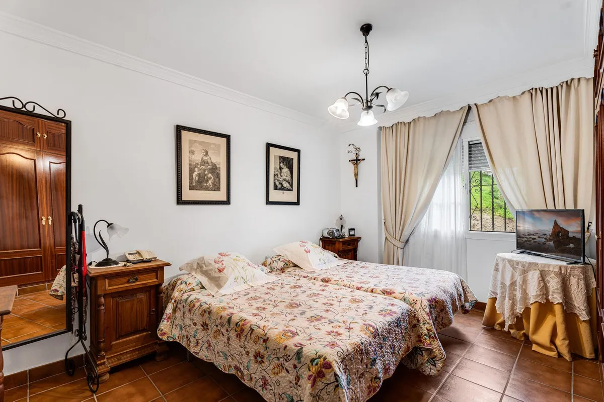 b06e0025-11f4-45b6-8032-f8d8de10b3b3