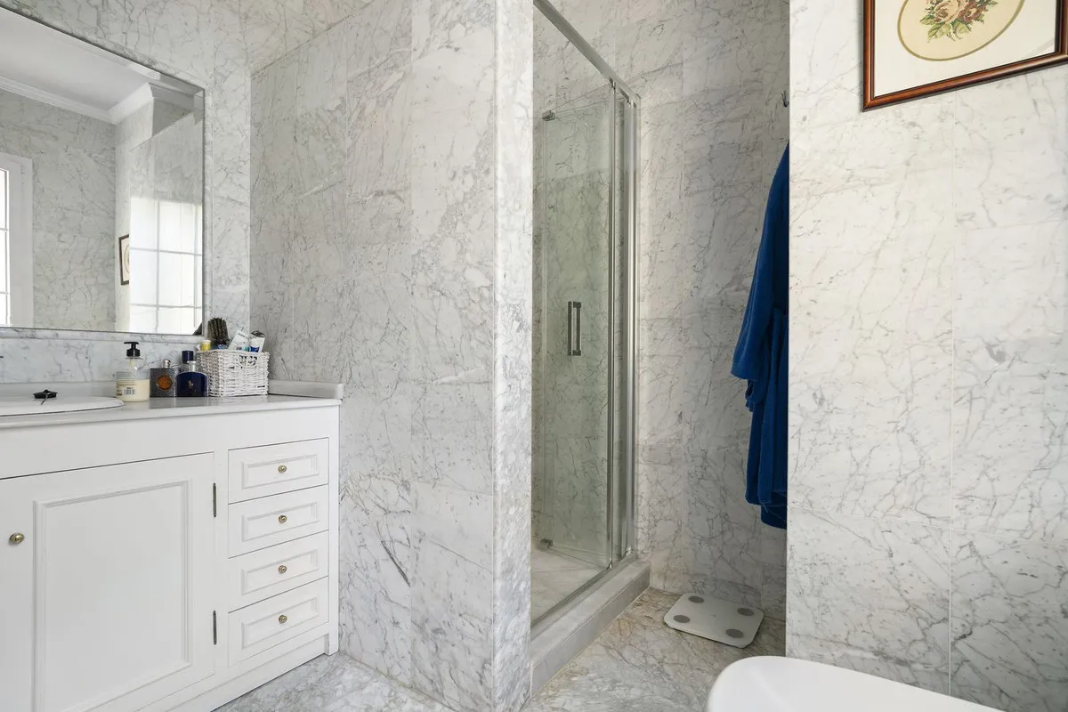 0b917b6f-c9c1-4a4a-9171-1c4b37f12f02