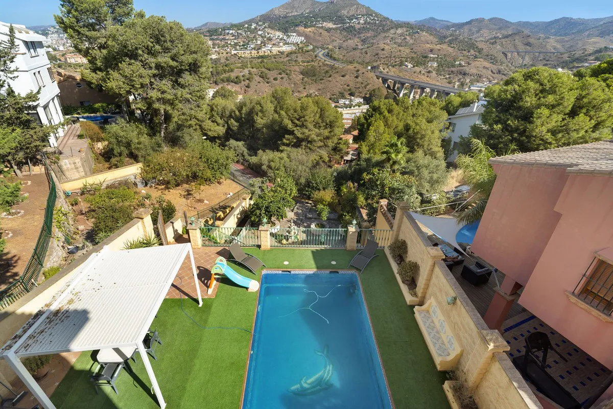 5ff36a6d-610b-4b1f-9173-826e350cd1ad