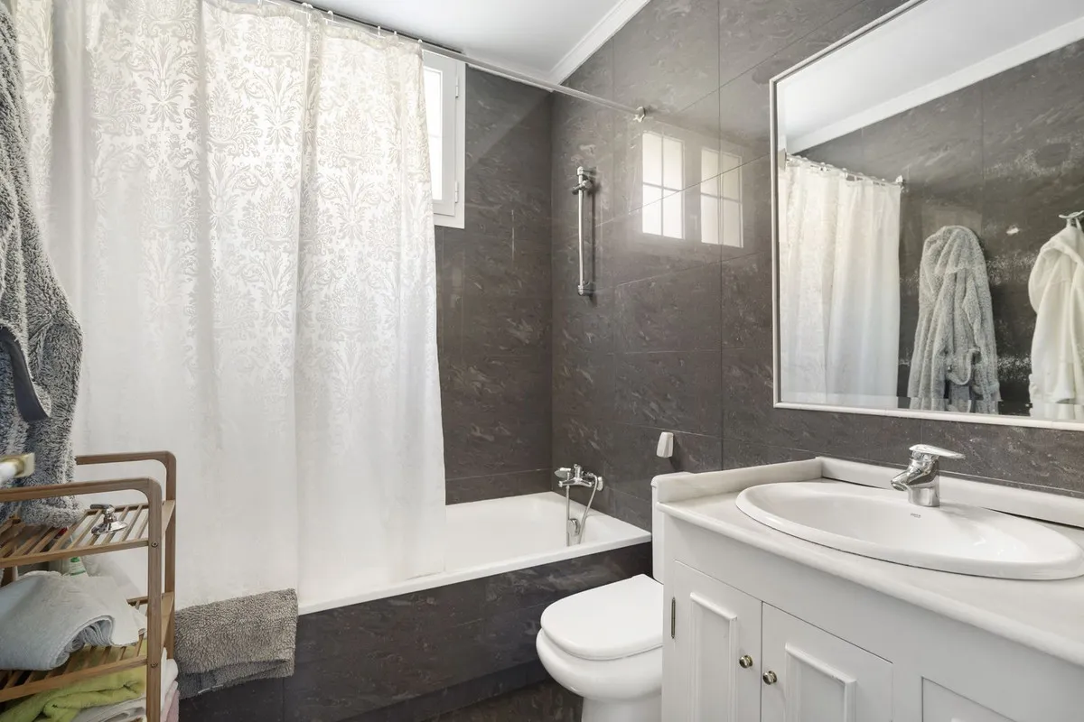 e2a1cfa9-1154-48f8-a9db-3f8ef5a79428