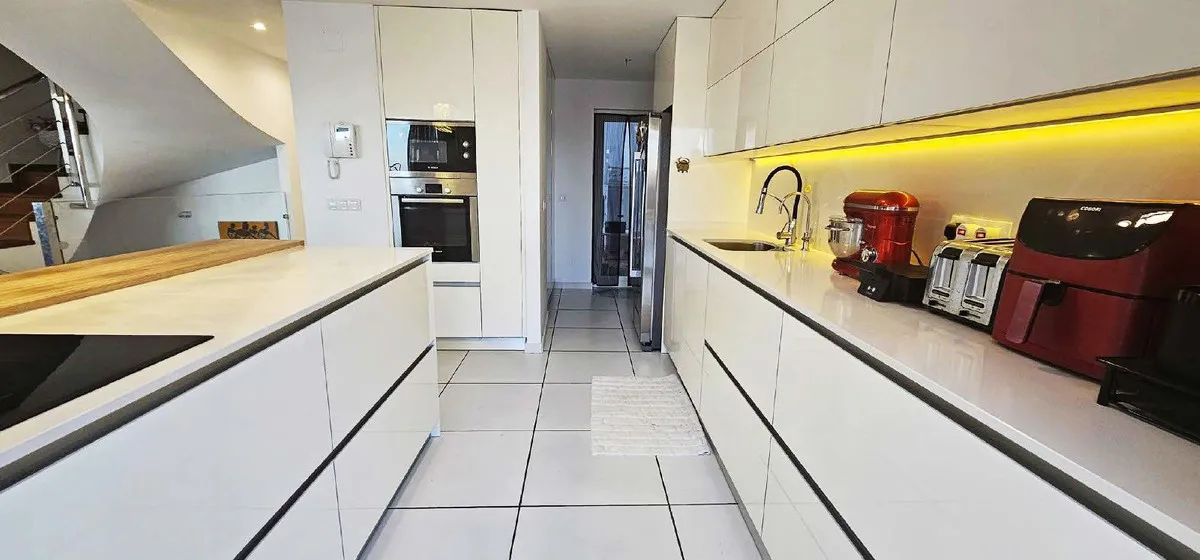 f4a96c8c-ab08-40a9-8caa-96f9f975fc89