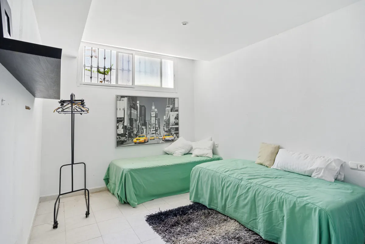 1bd55fa0-974f-4f96-94ea-e893207f4757