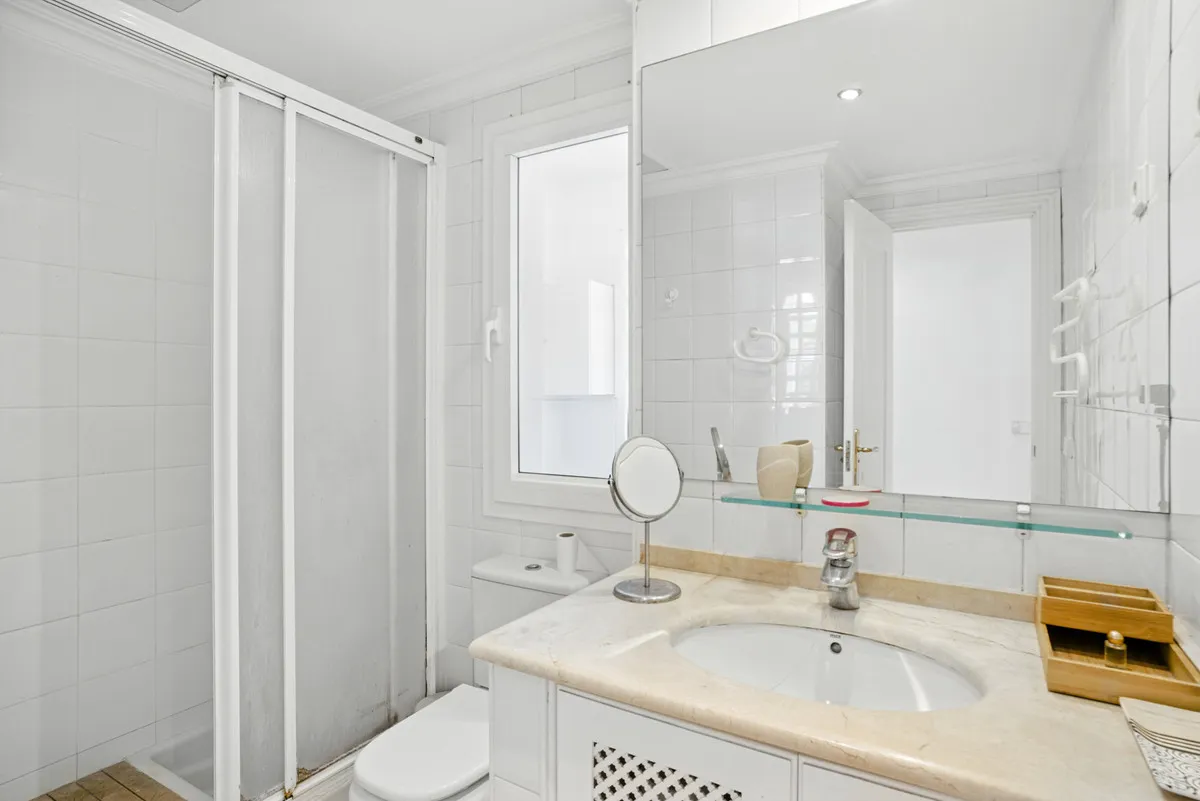 4bafe2bb-b3ee-43ee-bf20-6f14c74f1f77