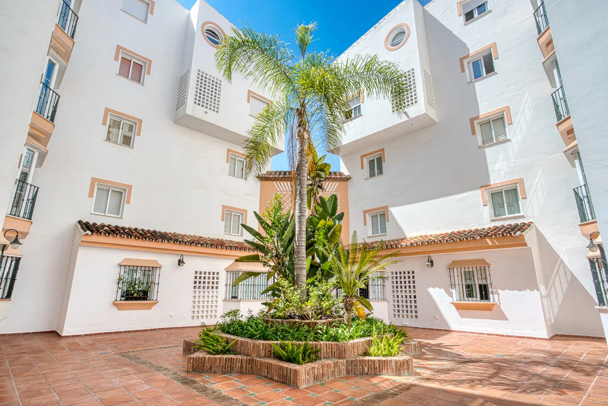 5a8bff40-a199-49f0-9b2e-35dcac9efb5a