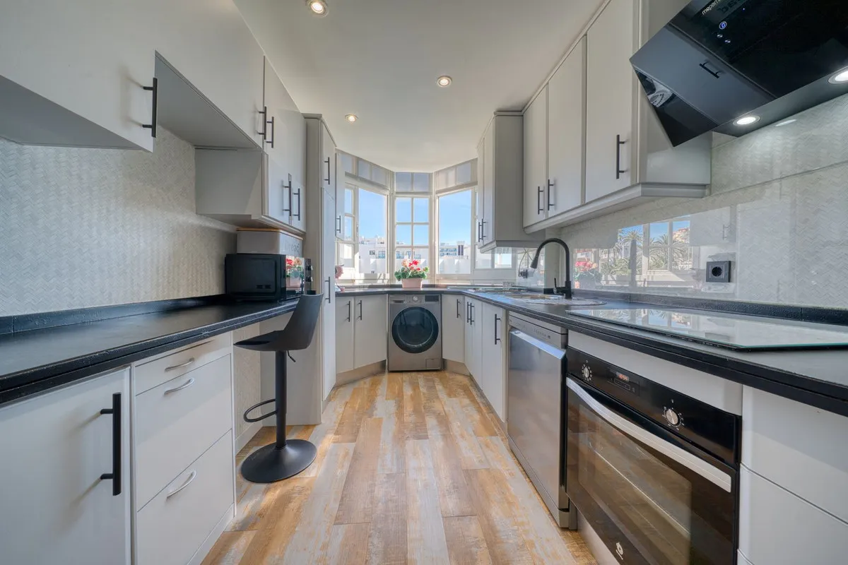 2ffc1049-7405-4ff0-aa48-09c42d402f3b