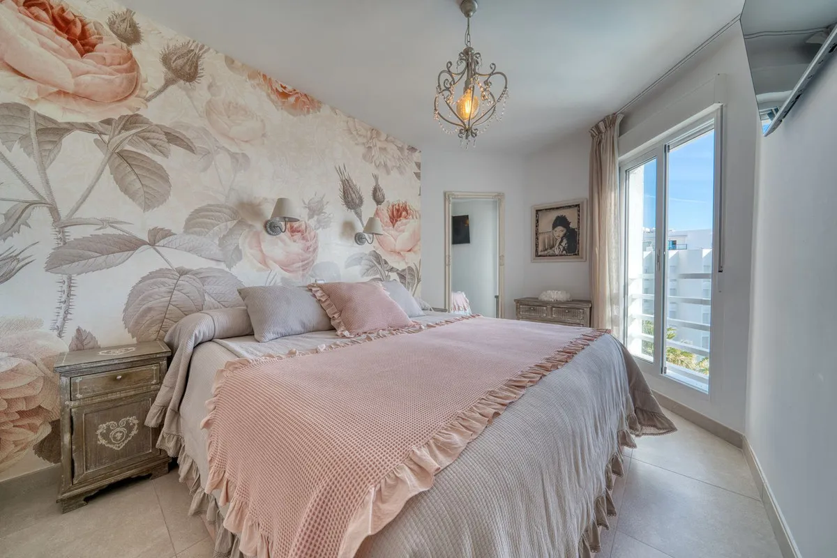 405c99bb-a8fe-4511-9fe3-eaf14686b56d