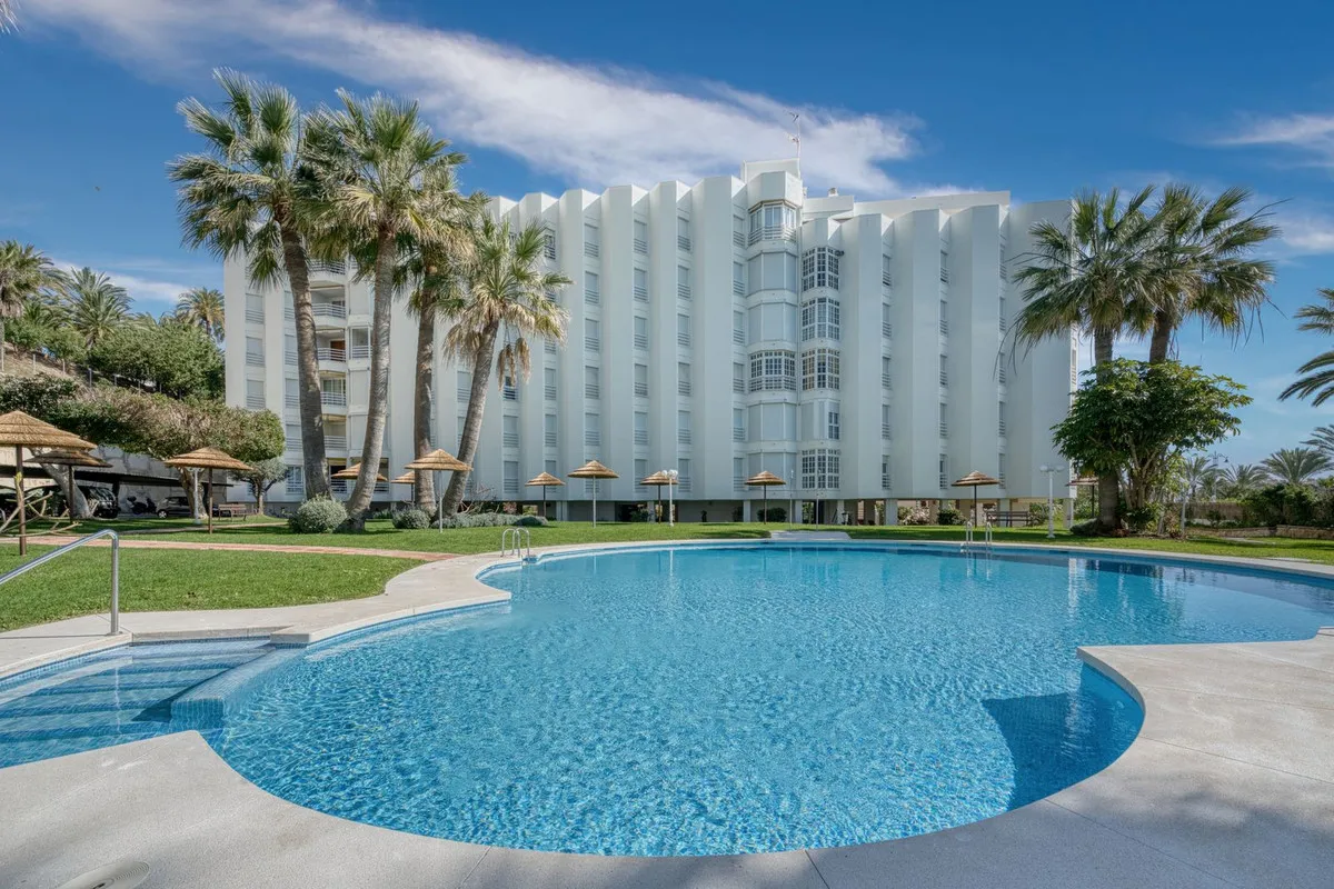 4385040b-852d-4126-8c7c-576490109de7