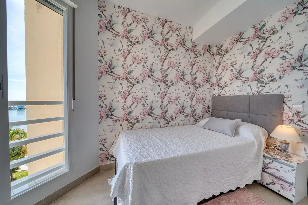 d2f22cfb-fd35-41e4-987a-91f5391bc27b